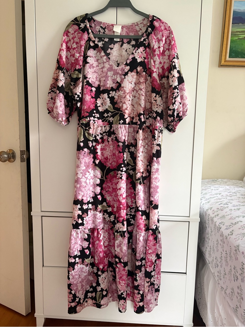 H&M Black and Pink Floral Hydrangeas Midi Dress - size M